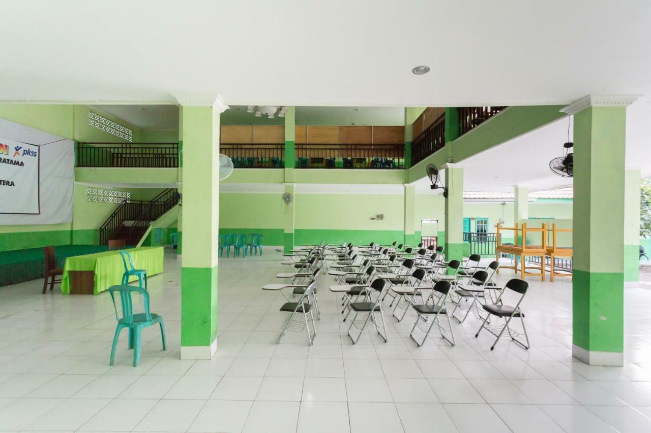 OYO 754 Nur Aziziah Guest House Syariah Balikpapan  Exterior foto